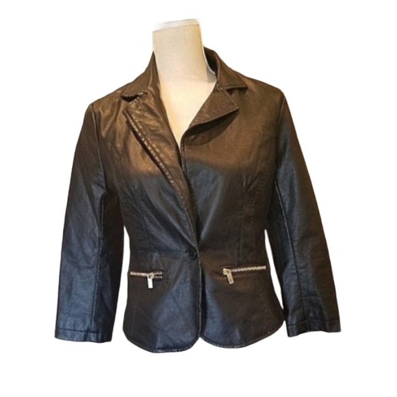 last kiss Jackets & Blazers - Women Black Faux Leather Jacket Fitted Size M
